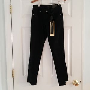 Elsie raw hem skinny jean (black) by 1822 denim